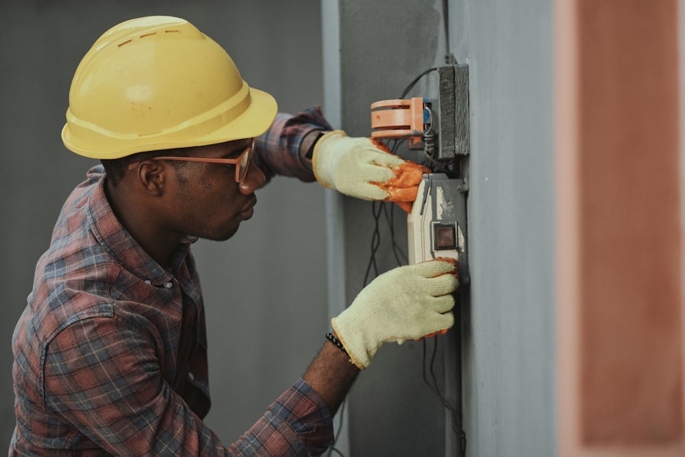Installation — fibre blowing, splicing and commissioning